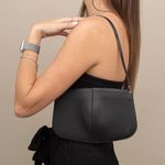 Bolsa-Louis-Vuitton-Pochette-Demi-Lune-Epi-Preta