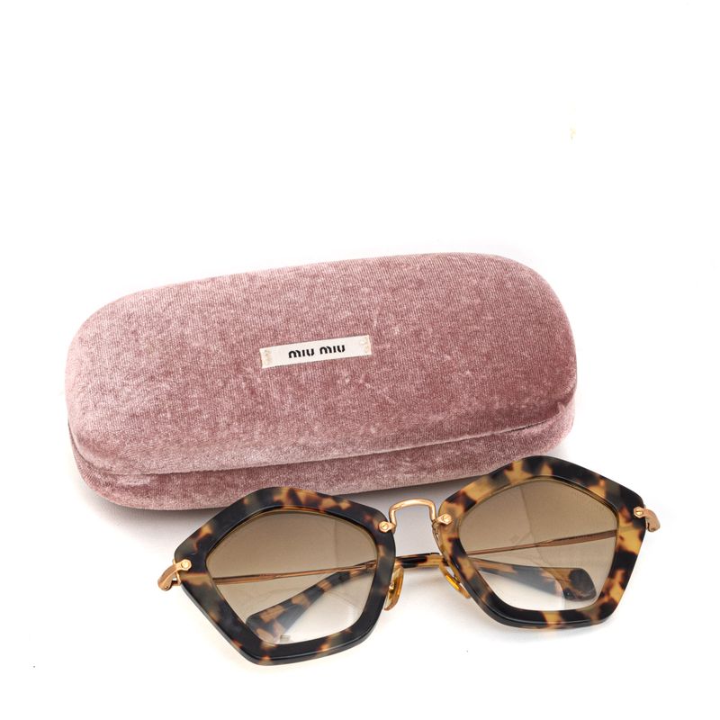 Oculos-Miu-Miu-Noir-MU10NS-Tartaruga