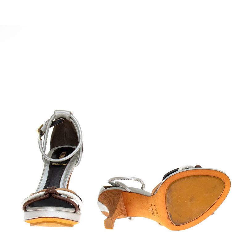 63555-Sandalia-Fendi-Prata-No-Tiras-Grossas-Multicor