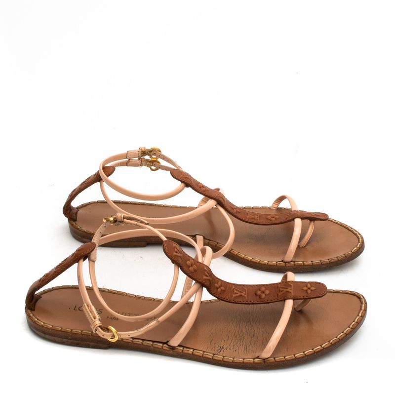 Sandalia-Rasteira-Louis-Vuitton-Couro-e-Verniz