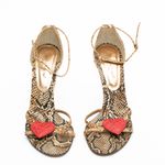 Sandalia-Dolce-Gabbana-Phyton-Coracao