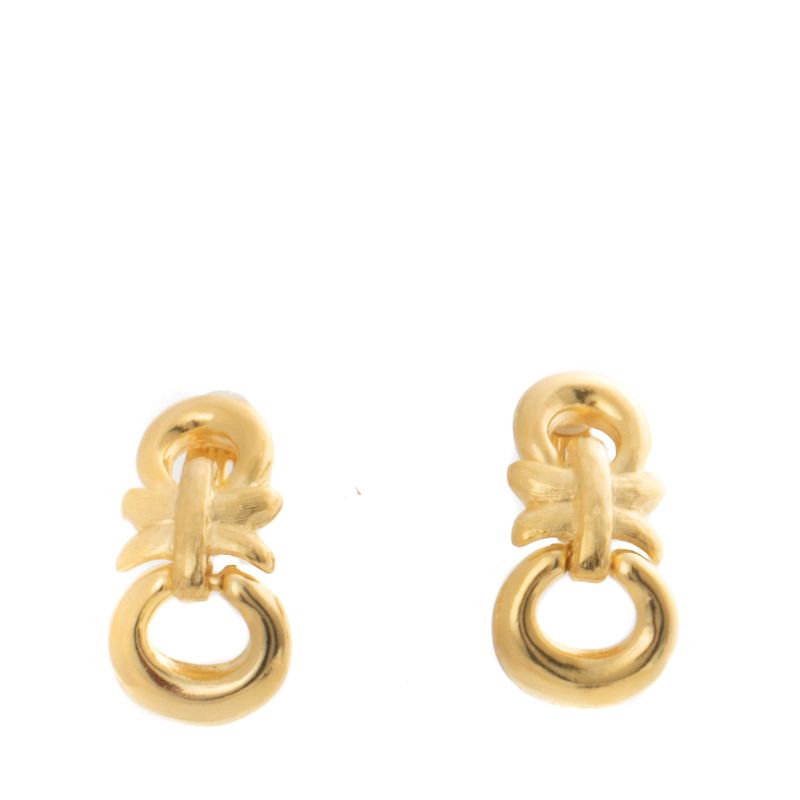 Brincos-de-Pressao-Givenchy-Dourado-Pendurado
