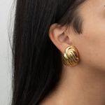 Brincos-de-Pressao-Givenchy-Elos-Dourados