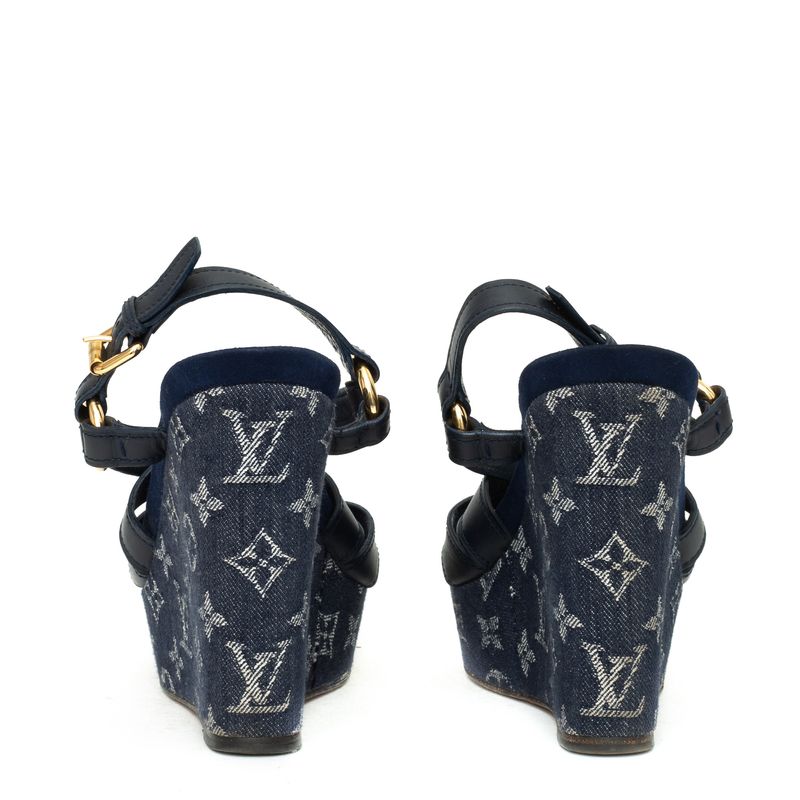 63761-Sandalia-Louis-Vuitton-Monograma-Plataforma-Denim