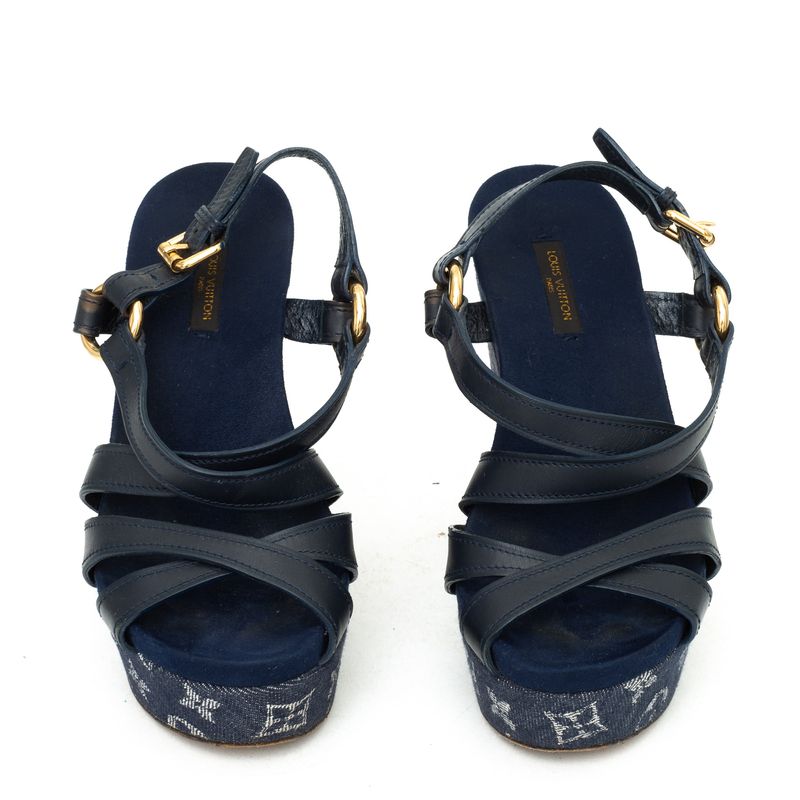 63761-Sandalia-Louis-Vuitton-Monograma-Plataforma-Denim