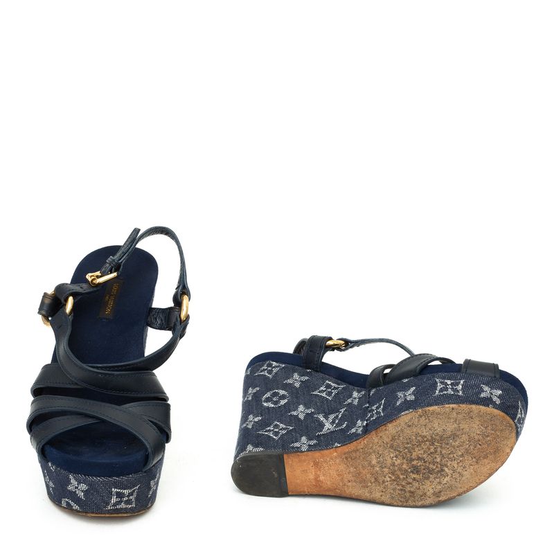 63761-Sandalia-Louis-Vuitton-Monograma-Plataforma-Denim