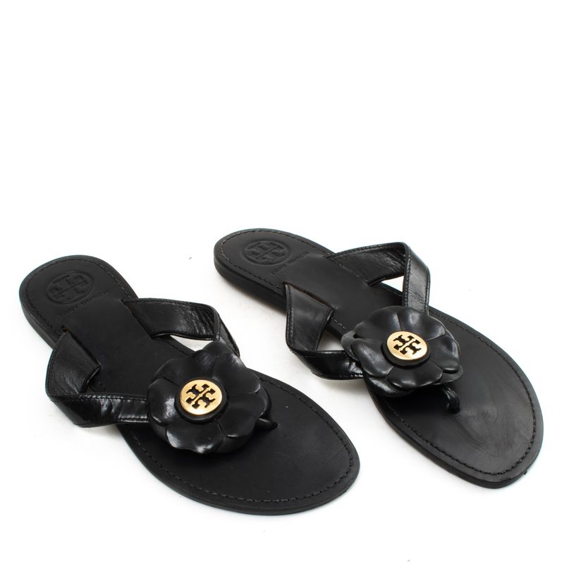 Sandalia-Rasteira-Tory-Burch-Flor-Preta