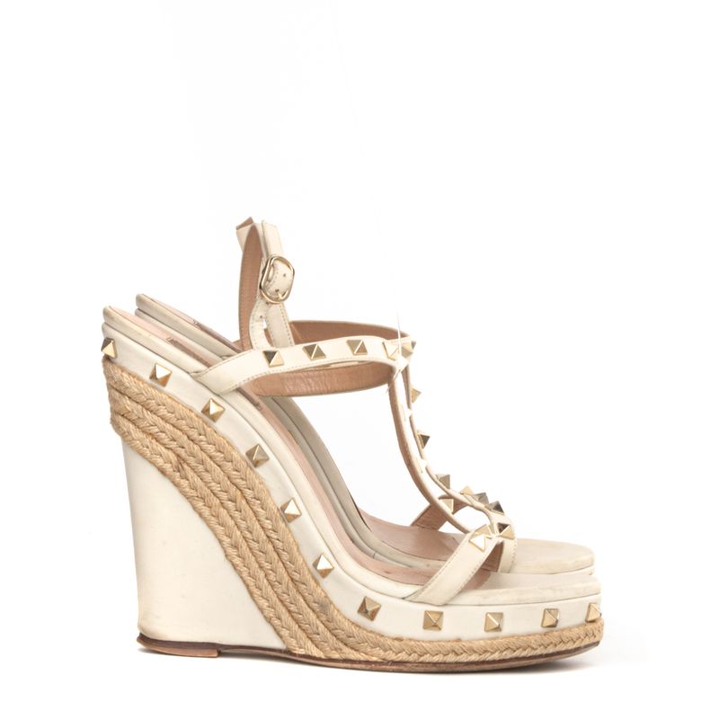 Sandalia-Plataforma-Valentino-Rockstud-Couro-Off-White