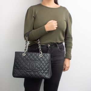 Bolsa Chanel Shopper Caviar Preta