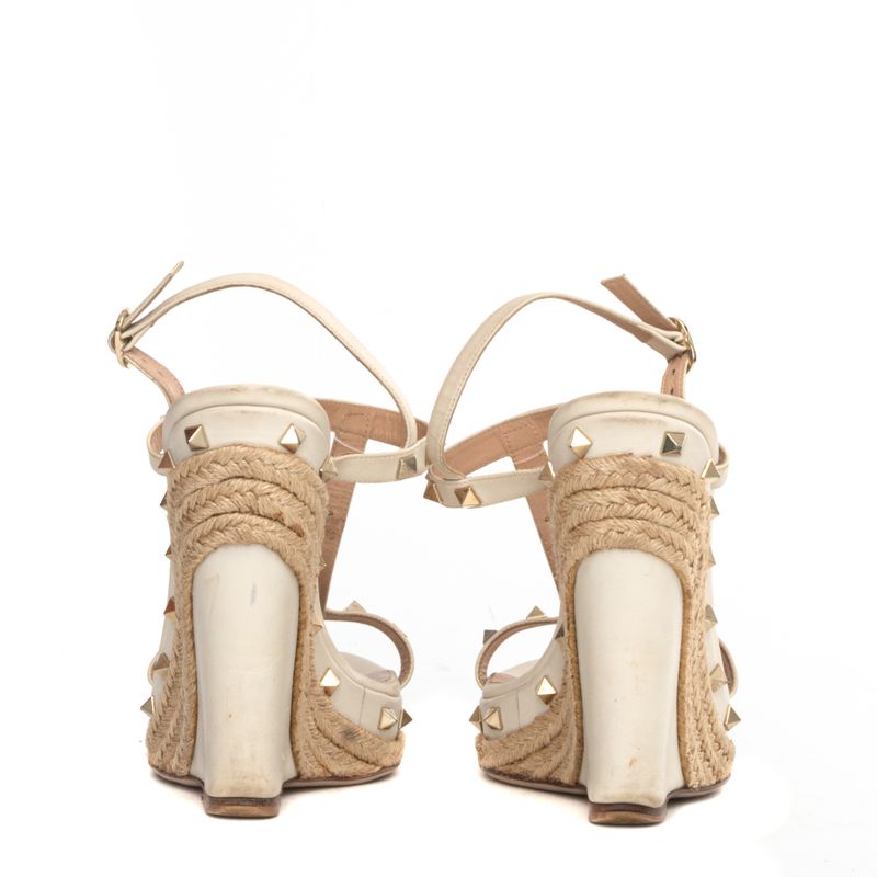 Sandalia-Plataforma-Valentino-Rockstud-Couro-Off-White