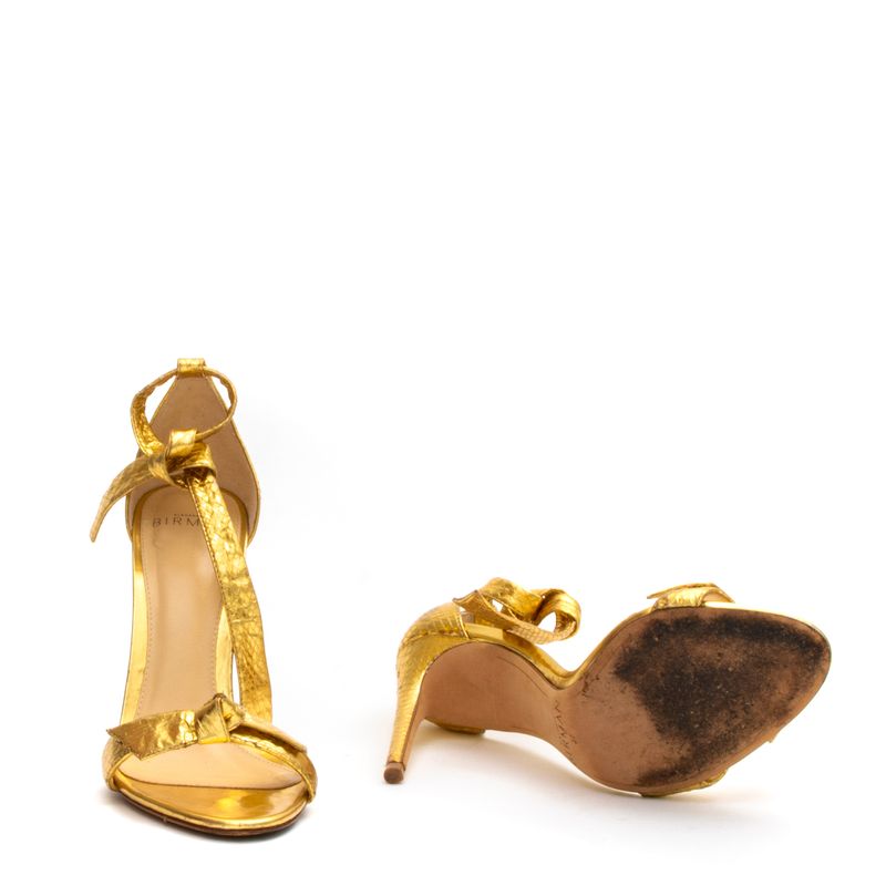 Sandalia-Alexandre-Birman-Clarita-Dourada