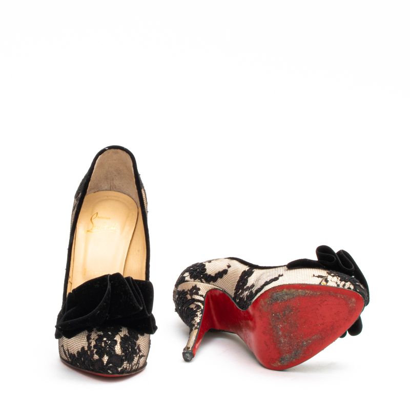 64015-Pump-Christian-Louboutin-Renda-e-Veludo