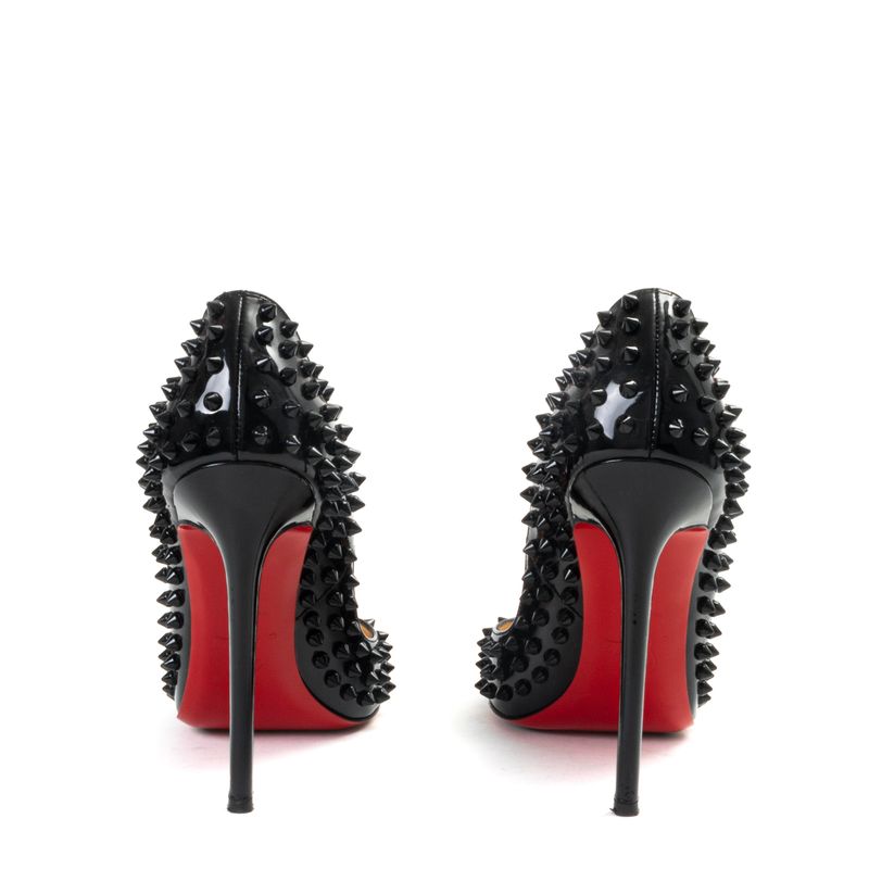 64087-Scarpin-Christian-Louboutin-Spikes-Preto