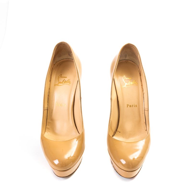 64089-Pump-Christian-Louboutin-Verniz-Nude