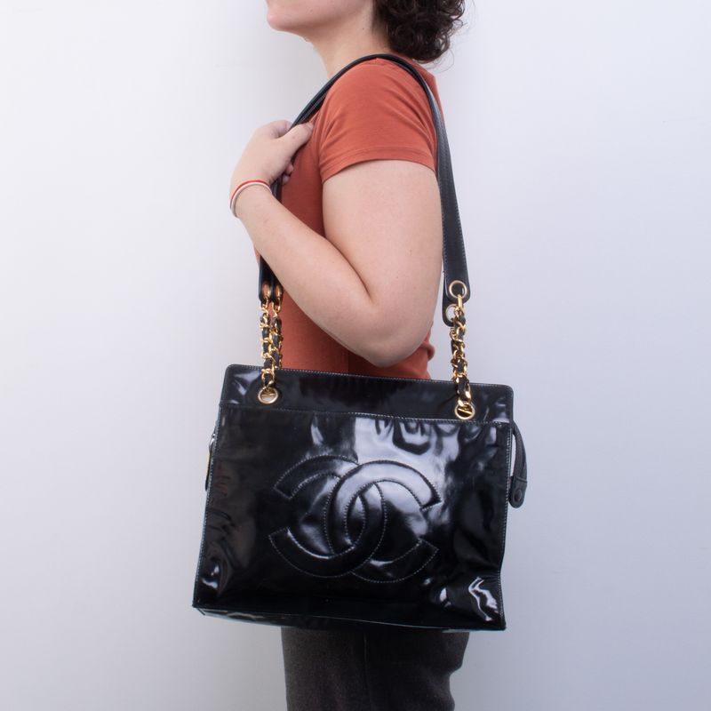 Bolsa-Chanel-Vintage-Verniz-Preto