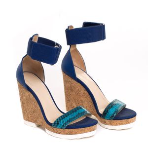 Sandália Jimmy Choo Azul e Cortiça