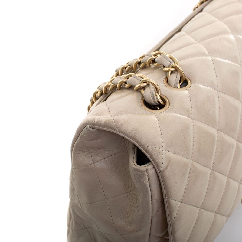 Bolsa-Chanel-Flap-Lambskin-Bege