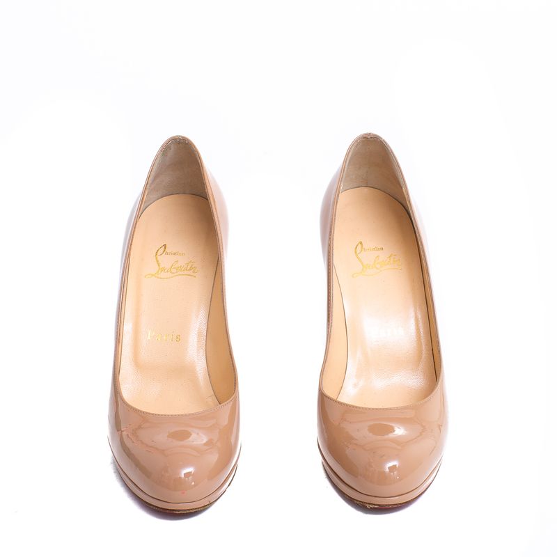 64379-Pump-Christian-Louboutin-Verniz-Nude