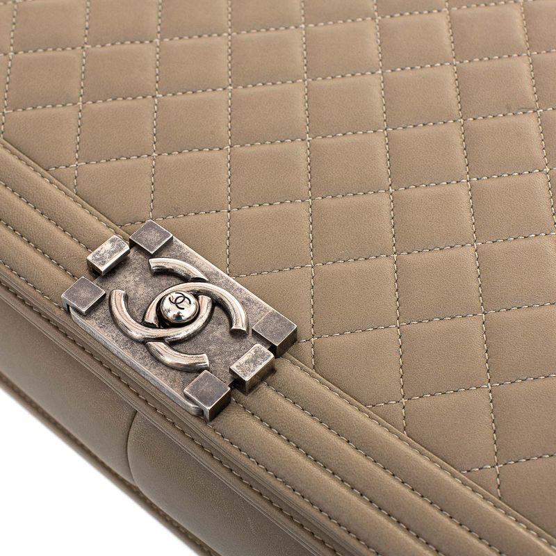 Chanel-Boy-Grande-Nude