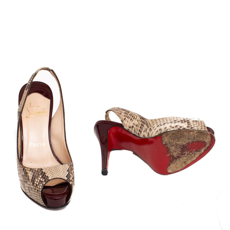 64537-Peep-Toe-Christian-Louboutin-Python-Bege-e-Verniz-Vinho