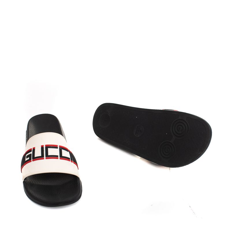 64547-Sandalia-Slide-Gucci-de-Borracha-Branca-e-Preta