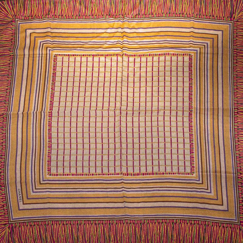 Lenco-Chanel-Estampa-Quadrada