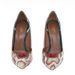 Salto-Scarpin-Aquazzura-em-Phython-Turquesa-e-Off-White