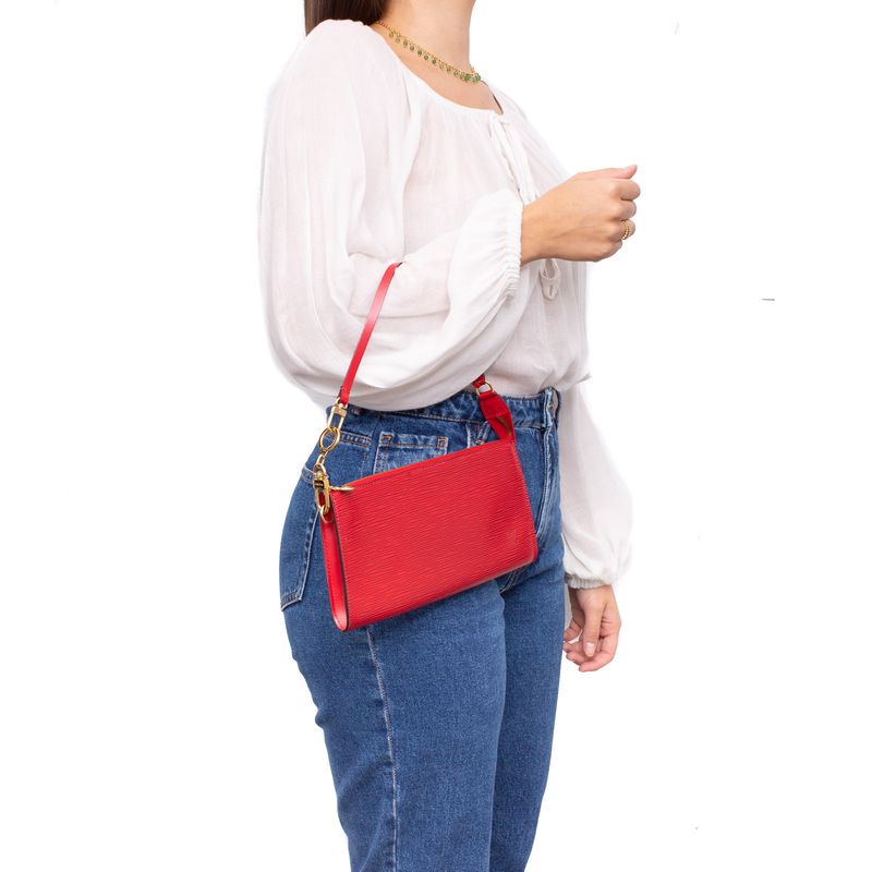 Pochette-Louis-Vuitton-Epi-Vermelha