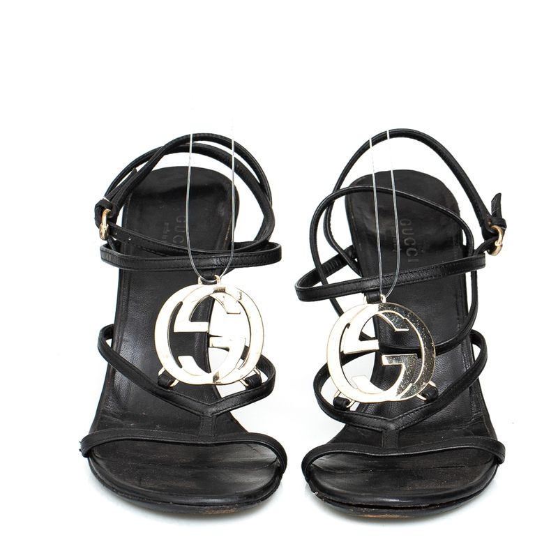 Sandalia-de-Salto-Gucci-Preta-com-GG-Metal