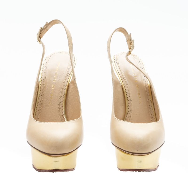 Salto-Charlotte-Olympia-Dolly-Bege-com-Dourado