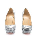 65108-Pump-Christian-Louboutin-Python-Metalizado-Chumbo