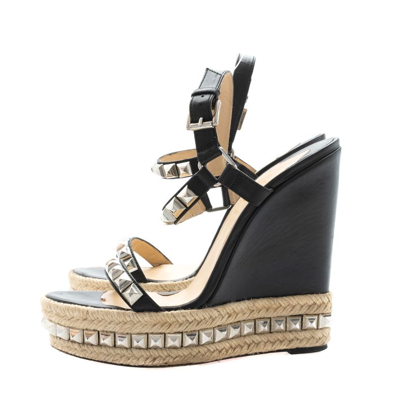 65113-Plataforma-Anabela-Christian-Louboutin-Preto-Com-Spikes