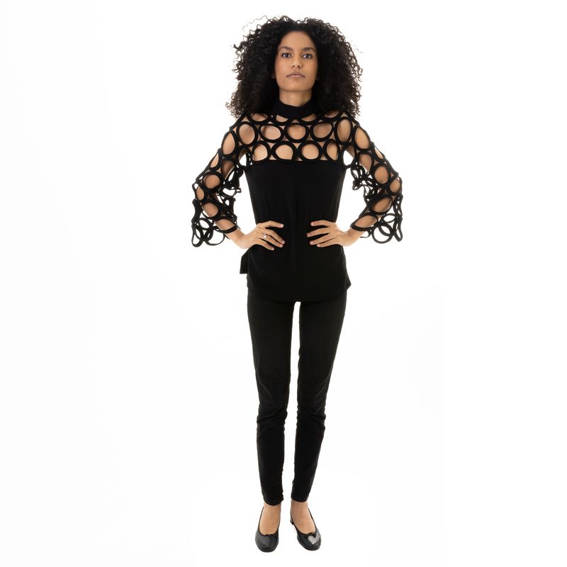 Blusa-Reinaldo-Lourenco-Preta-Circulos-Vazados
