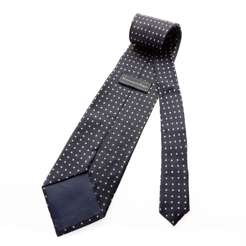 Gravata-Ermenegildo-Zegna-Seda-Preta-e-Quadriculado-Cinza