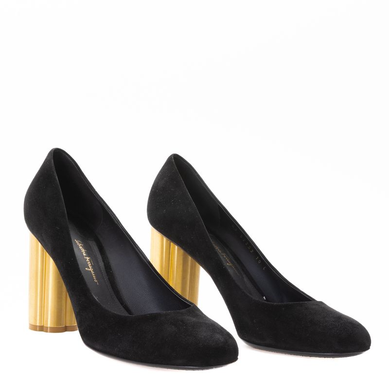 Scarpin-Salvatore-Ferragamo-Salto-Dourado