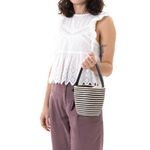 Bolsa-Cesta-Listras-Preto-e-Branco