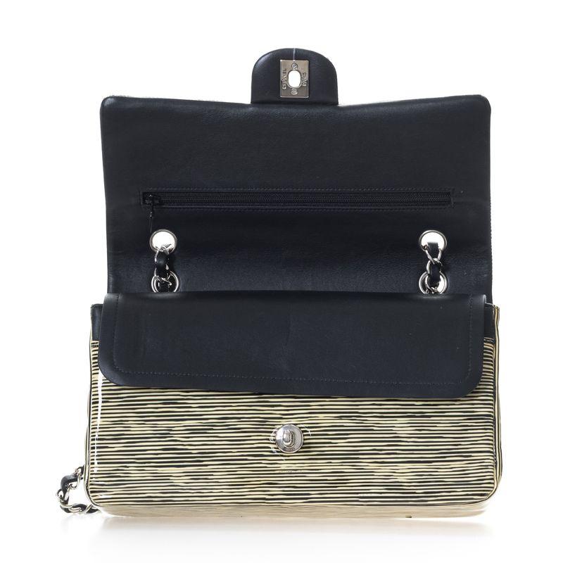 Bolsa-Chanel-Double-Flap-Media-Couro-Envernizado-com-Listras