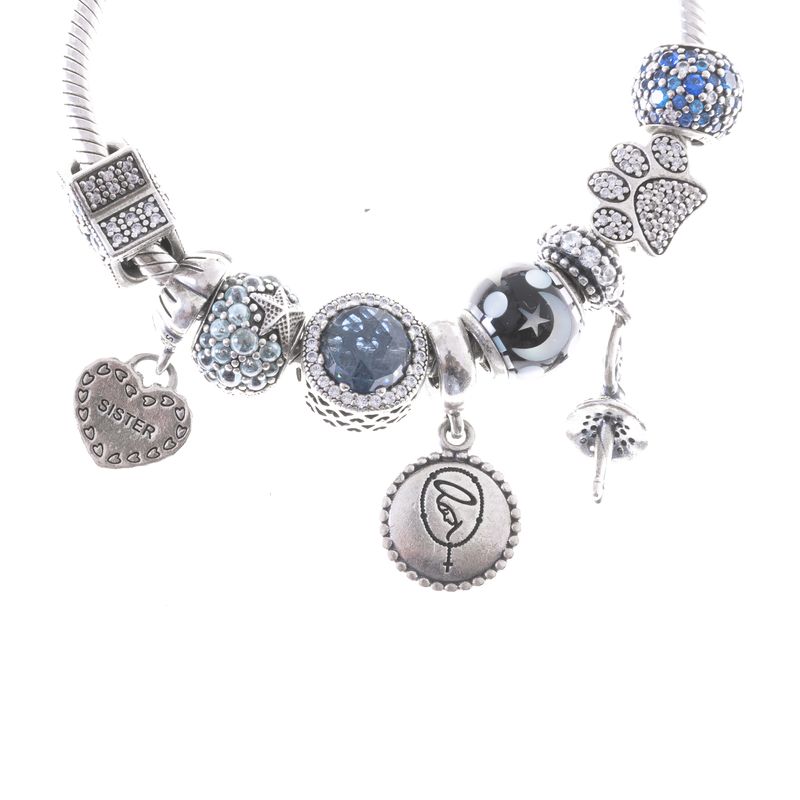 Pulseira-Pandora-com-Berloques