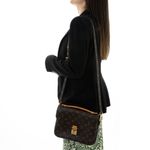Bolsa-Louis-Vuitton-Pochette-Mettis-Monograma