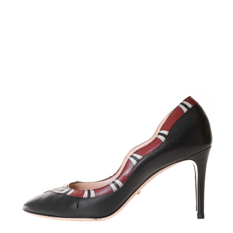 Scarpin-Gucci-Cobra-Couro-Preto