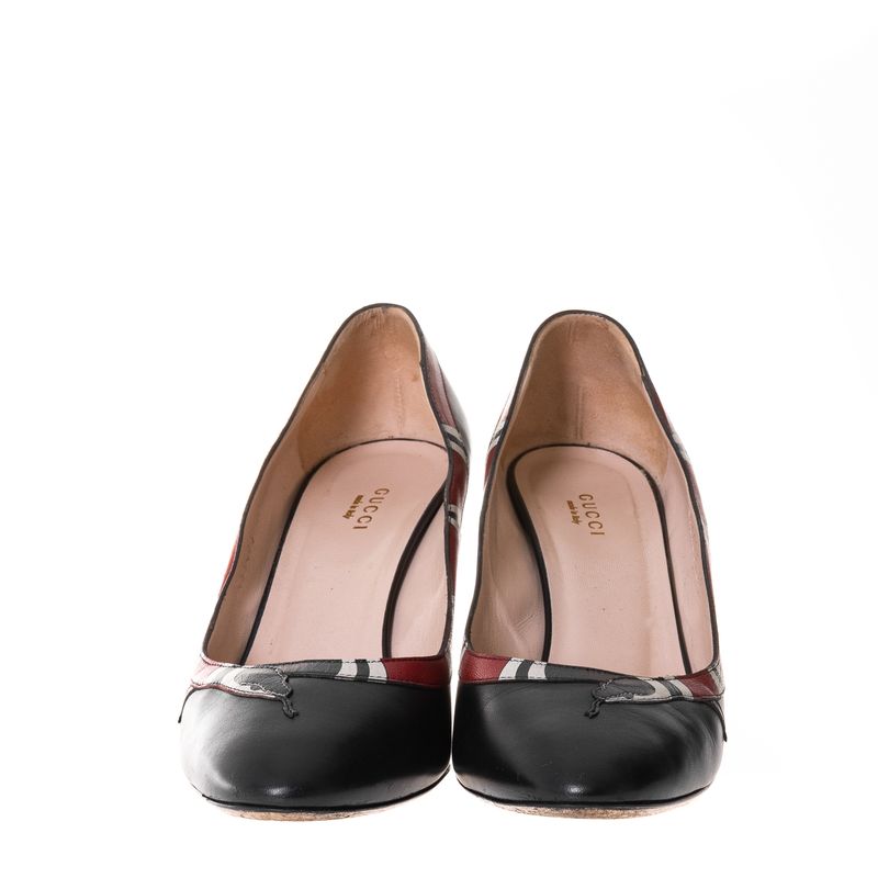 Scarpin-Gucci-Cobra-Couro-Preto