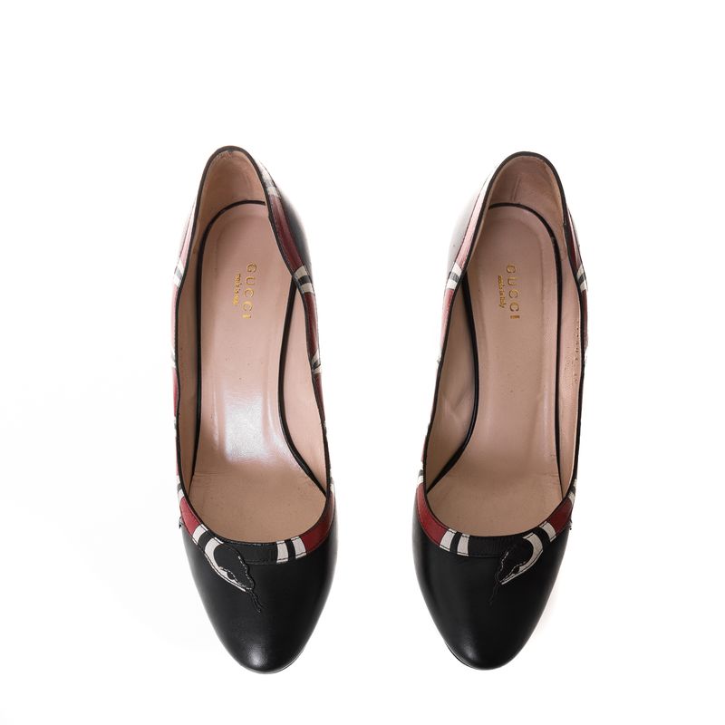 Scarpin-Gucci-Cobra-Couro-Preto