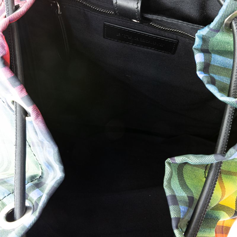 Mochila-Burberry-Rucksack-Xadrez-Tie-Dye