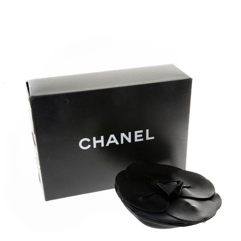 Bolsa-Chanel-Vintage-Camelia-Couro-e-Cetim-Preto