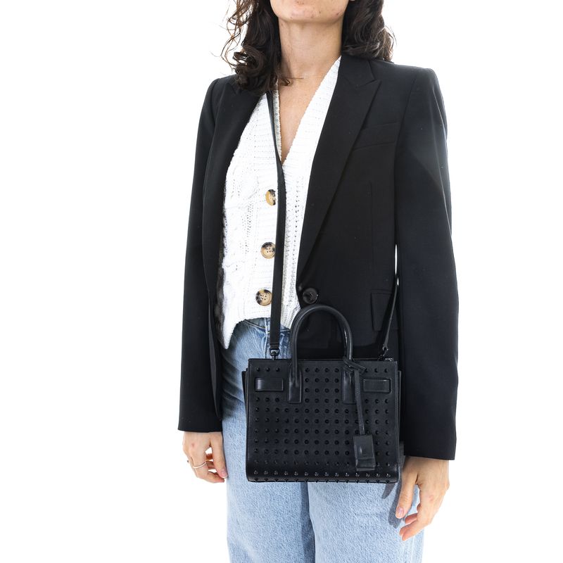 Bolsa-Saint-Laurent-Sac-de-Jour-Pequena-Couro-Preto-com-Tachas