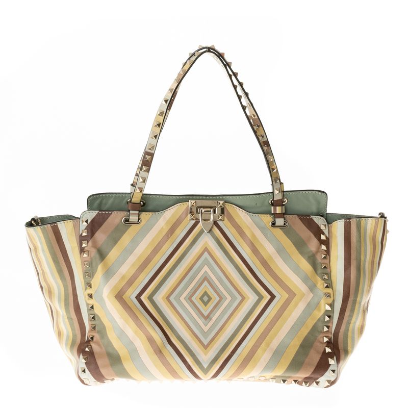 66002-Bolsa-Valentino-Native-Couture-1975-com-Rockstuds-1
