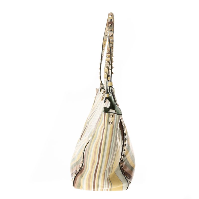 66002-Bolsa-Valentino-Native-Couture-1975-com-Rockstuds-4