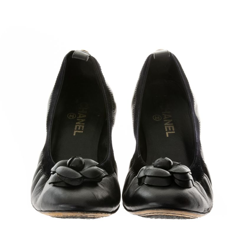 66011-Sapatilha-Chanel-Elastico-com-Camelia-Preta-4
