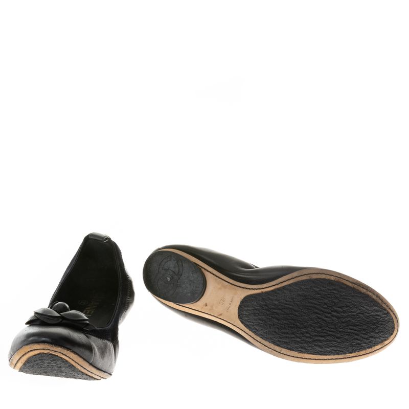 66011-Sapatilha-Chanel-Elastico-com-Camelia-Preta-5