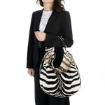 Bolsa-Jimmy-Choo-Sky-Animal-Print-e-Tachas